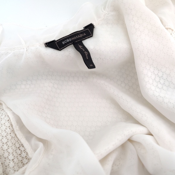 BCBG MAXAZRIA White Cardigan w/ lots of textures - Picture 7 of 8